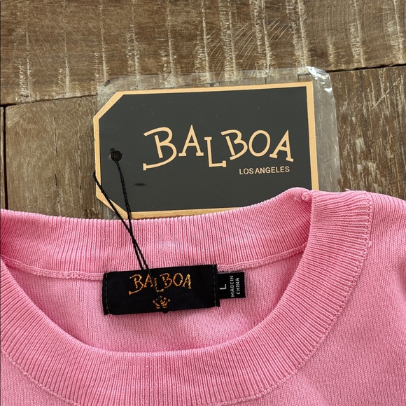 Bundle of Size Larges - Picture 5 of 8